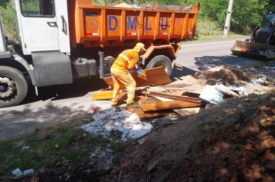Mutirão de limpeza recolhe 60 toneladas de resíduos na Lomba do Pinheiro