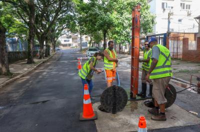 Dmae inicia lavagem de adutoras que interligam os sistemas Menino Deus e Moinhos de Vento