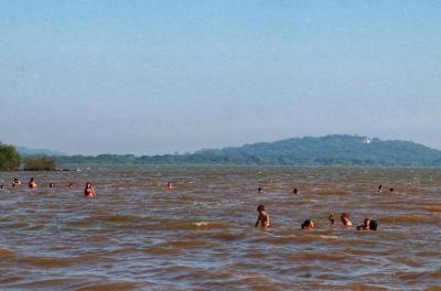 Relatório mantém recomendação para banho em cinco pontos da Orla do Guaíba