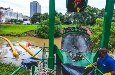 Ecobarreira recolhe o equivalente a 42 carretas de resíduos em nove anos