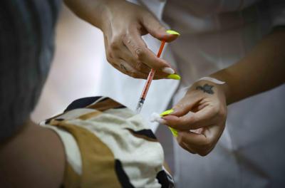 Gripe: vacinação abre para a população em geral nesta sexta-feira