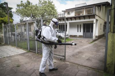 Vigilância em Saúde orienta comunidades sobre aplicações de inseticida em vias e espaços públicos