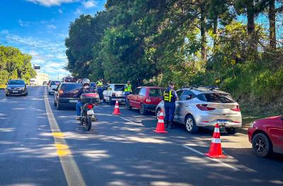 EPTC flagra motocicleta com mais de R$ 12 mil em débitos