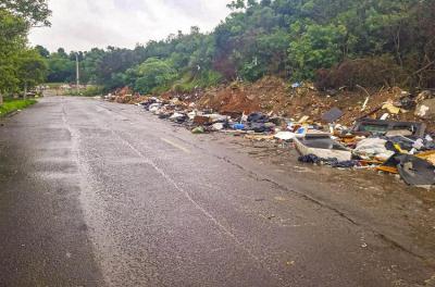 DMLU faz limpeza no bairro Cavalhada neste domingo