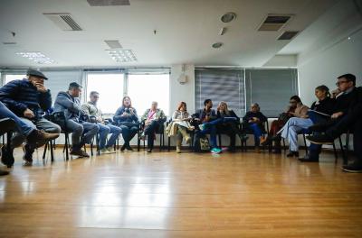 Prefeitura recebe moradores em reunião sobre drenagem do bairro Guarujá