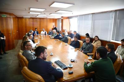Prefeito recebe secretário nacional de Habitação para tratar de moradia popular
