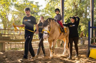 Smed amplia parceria para serviço de equoterapia