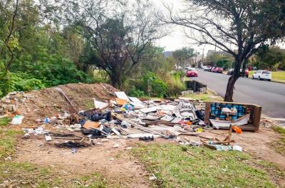 DMLU faz limpeza no bairro HÃpica neste domingo