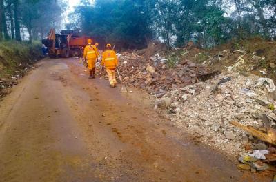 Mutirão de limpeza recolhe 45 toneladas de resíduos no bairro Lomba do Pinheiro