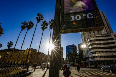 Semana começa com sol e temperaturas amenas, mas terá aumento de nebulosidade em Porto Alegre