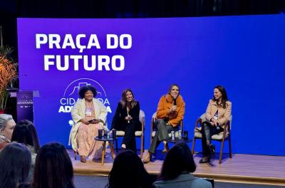 LetÃcia Batistela no painel Do código civil ao código-fonte: Mulheres que conectam direito e tecnologia