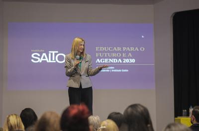 Aula magna marca inÃcio da formação continuada para gestores de escolas municipais
