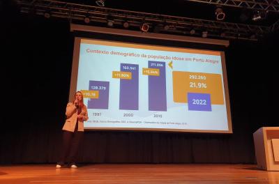 Formação reúne profissionais para qualificar atendimento à saúde da pessoa idosa