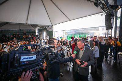 abertura da feira do livro 2025