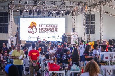Semana da Consciência Negra reúne milhares e reforça protagonismo feminino em Porto Alegre