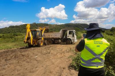 Dragagem remove volume equivalente a 57 piscinas olímpicas de resíduos de arroios e canais em 2025