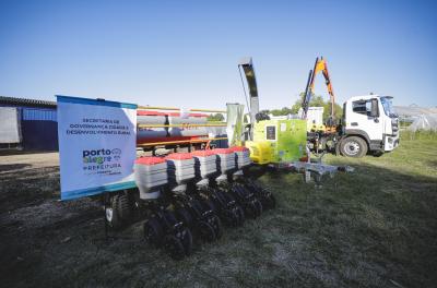 Prefeitura entrega novos equipamentos à Patrulha Agrícola e anuncia investimentos no PAA para 2026