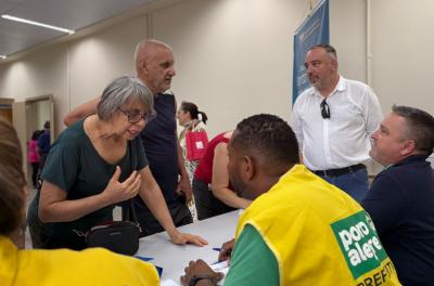 Prefeitura realiza última entrega de matrículas no ano no Jardim Leopoldina