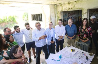 Prefeitura retoma a segunda de sete obras de escolas paradas há mais de uma década