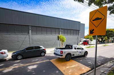 Porto Alegre tem 147 lombadas físicas instaladas em 2025