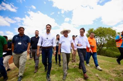 Prefeito debate novo projeto de proteção contra cheias da Zona Norte com o governo do Estado