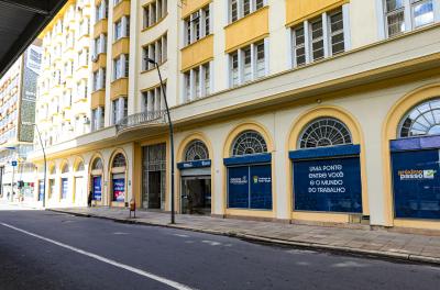 Oportunidades incluem vagas gerais e destinadas a pessoas com deficiência, com prazos até o fim de janeiro. Foto: Alex Rocha/PMPA  