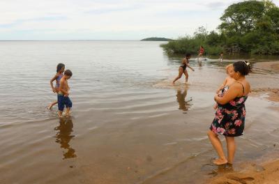 Relatório de balneabilidade indica seis pontos próprios para banho no Guaíba
