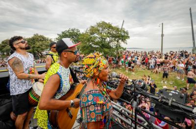 Dezoito blocos de Carnaval desfilam em Porto Alegre entre sábado e terça-feira