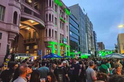 St. Patrick’s Day reúne milhares de pessoas no Centro Histórico