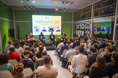 Painel sobre transformação digital no Poa Stage