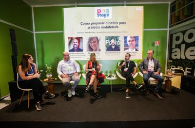 Painel no POA Stage discute desafios da eletromobilidade nas cidades