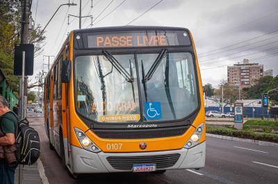 O passe livre no transporte público é uma medida essencial para ampliar o acesso da população às unidades de saúde, especialmente para pessoas em situação de vulnerabilidade
