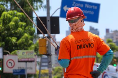 Dmae inicia reconstrução de mais quatro trechos do talude do Arroio Dilúvio