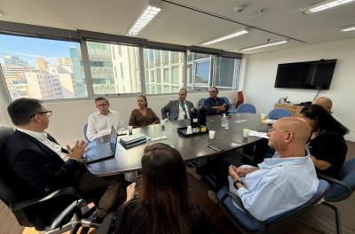 Prefeitura reforça diálogo com médicos e avança em medidas de valorização