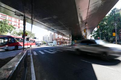 Serviços de limpeza do Viaduto Tiradentes são concluídos