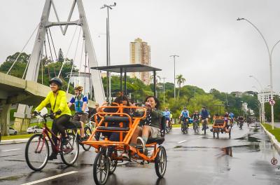 Mais de 900 ciclistas participam do 7º Pedal da Paz em Porto Alegre
