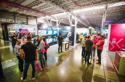 HackaPOA: prefeitura leva empreendedores das comunidades à maior feira de varejo do país