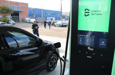 Carregador elétrico ultrarrápido chega a Porto Alegre