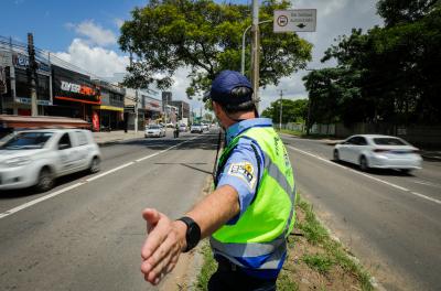 EPTC informa bloqueio parcial na Praça Raul Pilla devido a obras de infraestrutura e pavimentação