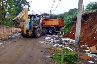 Mutirão de limpeza recolhe 37 toneladas de resíduos no bairro Mário Quintana