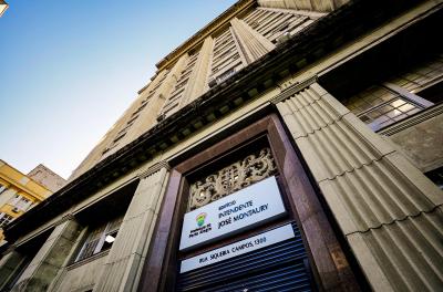 Leilão de imóveis da prefeitura recebe propostas para dois lotes