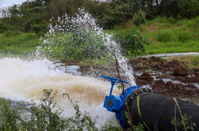 Dmae investe R$ 26 milhões em bombas flutuantes para reforçar sistema de proteção contra cheias