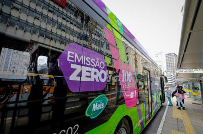 Os ônibus elétricos garantem uma operação mais sustentável e eficiente com maior conforto para o usuário.