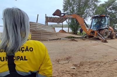 Prefeitura realiza operação contra crime ambiental e furto de energia na Ilha Grande dos Marinheiros