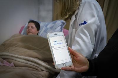 Porto Alegre amplia acesso a especialistas com teleatendimento 