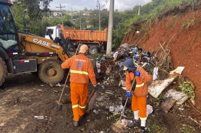 Mutirão de limpeza recolhe 28 toneladas de resíduos do bairro Mário Quintana