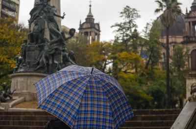 Porto Alegre terá chuva intensa nesta segunda e retorno do sol ao longo da semana