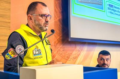 Treinamento reúne Brigada Militar, PRF, Detran, agentes e guardas municipais de 14 cidades para atualizar procedimentos de fiscalização em vias urbanas e rodovias