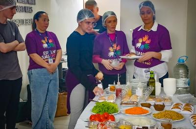 Jovens com doença metabólica rara participam de oficina alimentar no Hospital Presidente Vargas